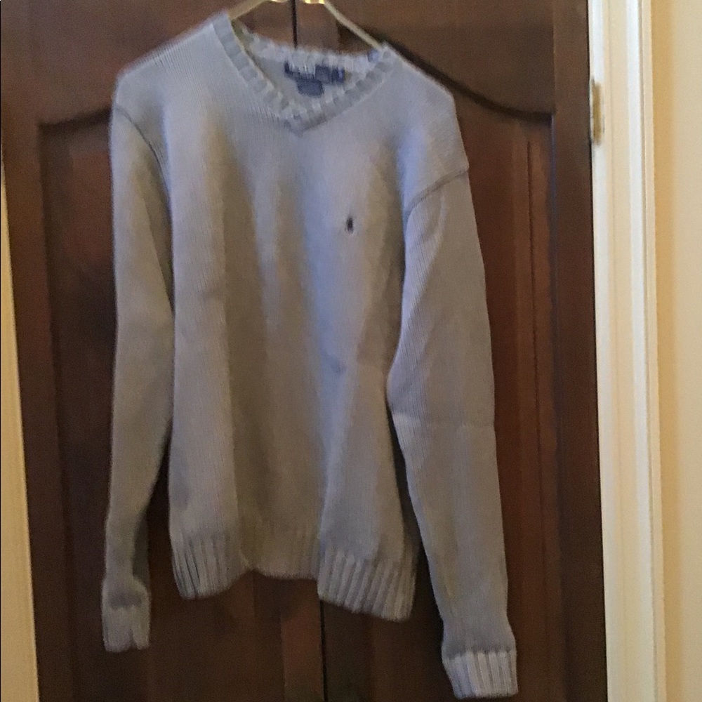 Men’s GAP Gray sweater